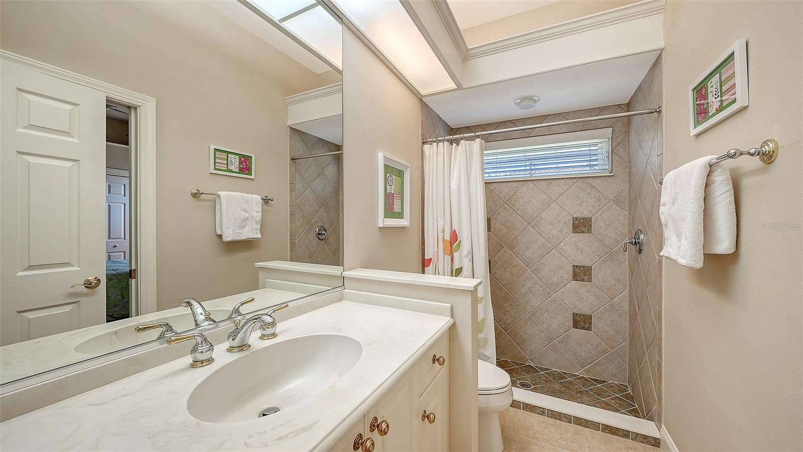 7507 ABBEY GLN — photo 29
