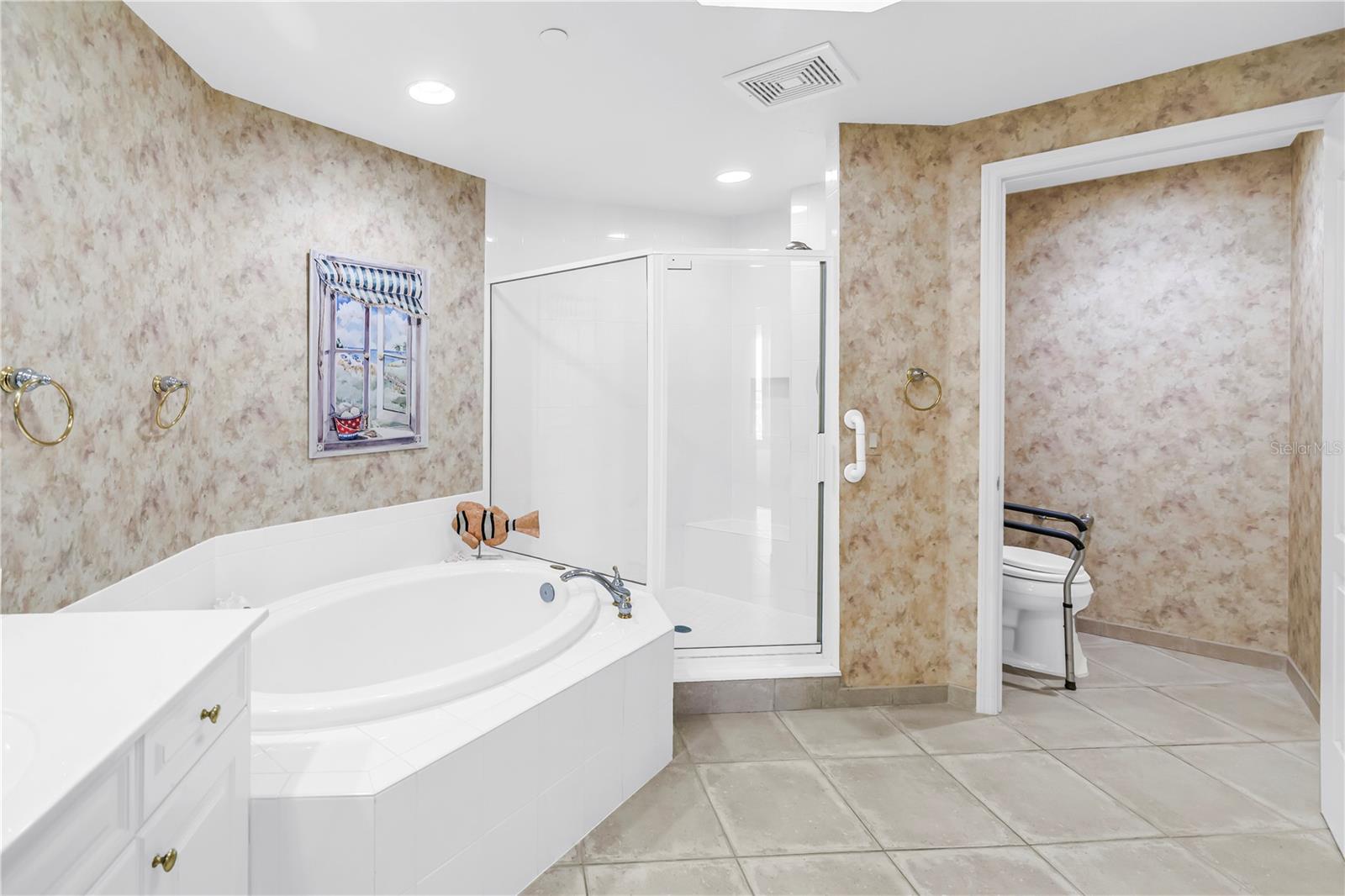 100 BEACH DR NE #702 — photo 21