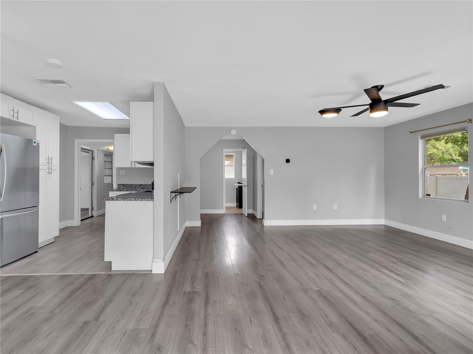6201 THERESA ST — photo 8