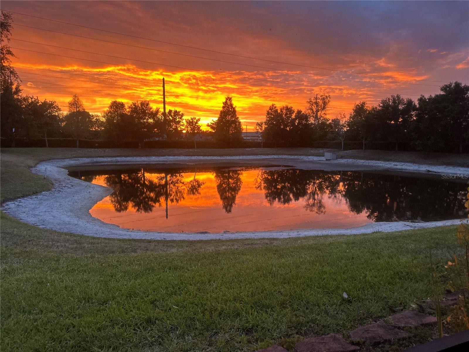 2048 SUN DOWN DR — photo 32