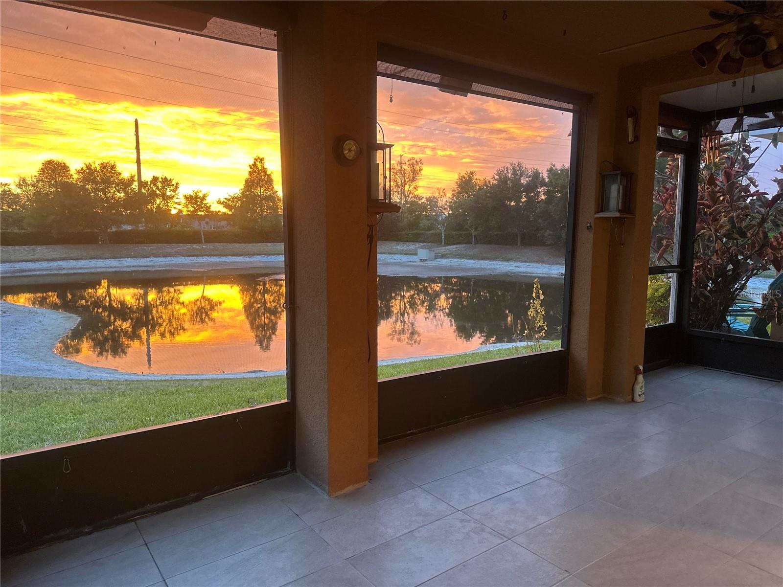 2048 SUN DOWN DR — photo 31