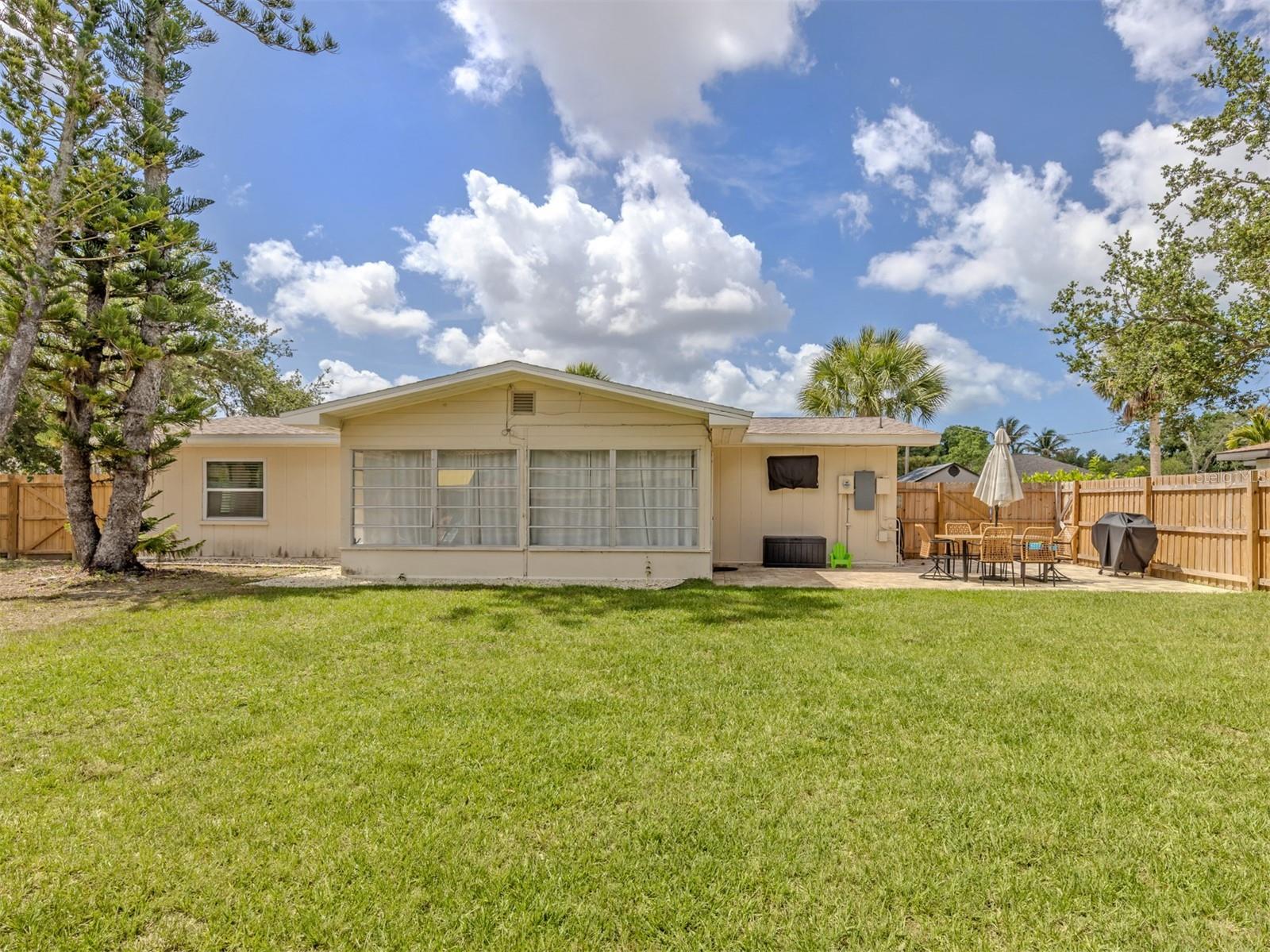 929 CYPRESS AVE — photo 26