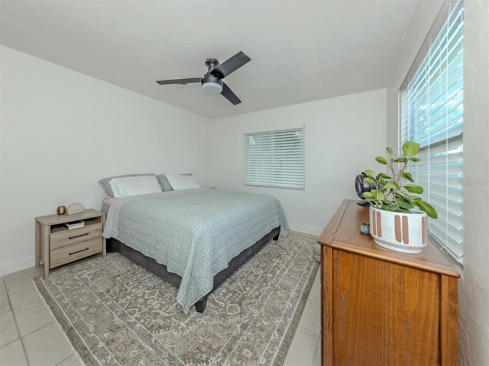 929 CYPRESS AVE — photo 12