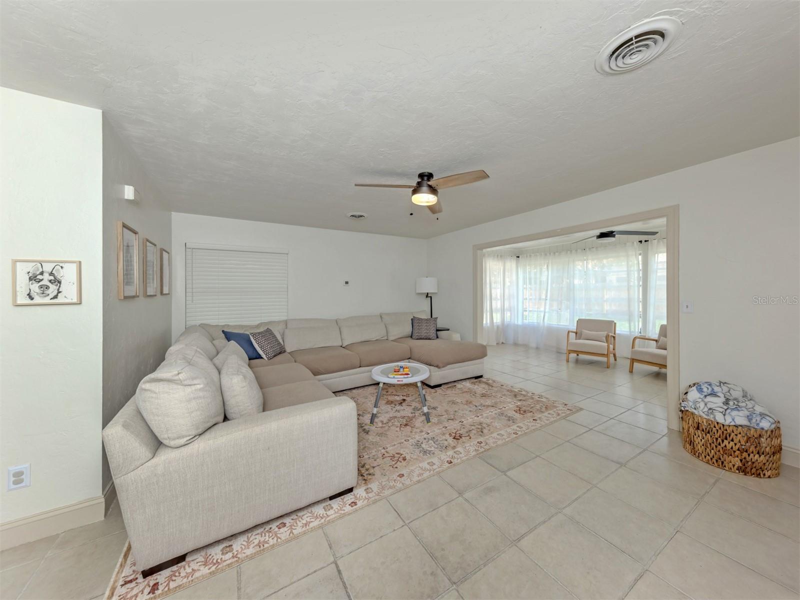 929 CYPRESS AVE — photo 3