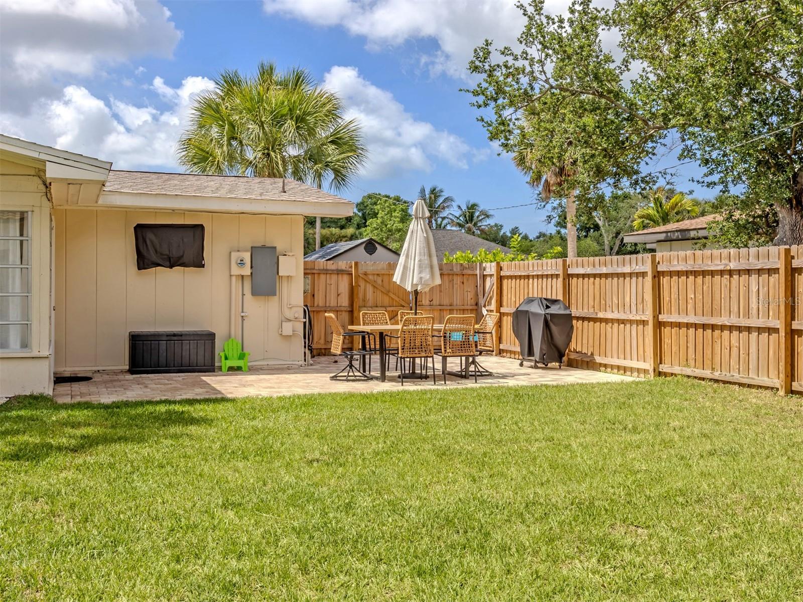 929 CYPRESS AVE — photo 24