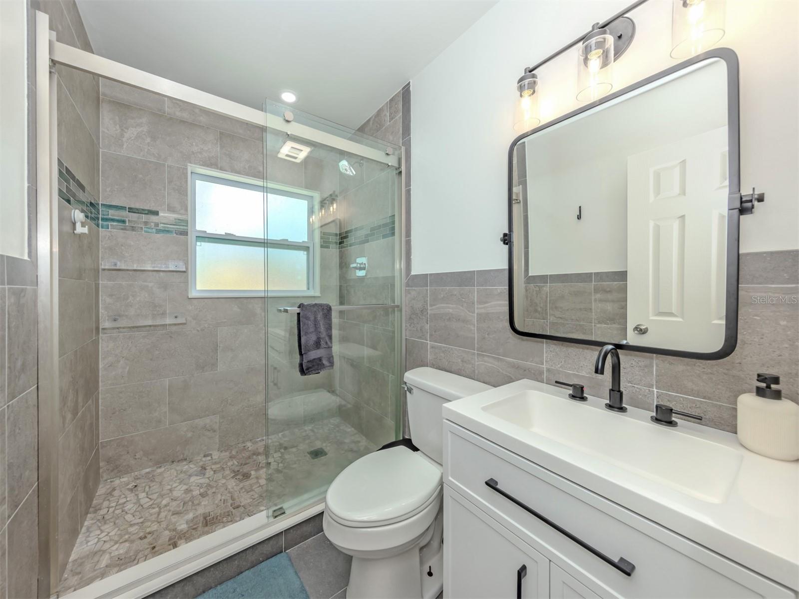 929 CYPRESS AVE — photo 13