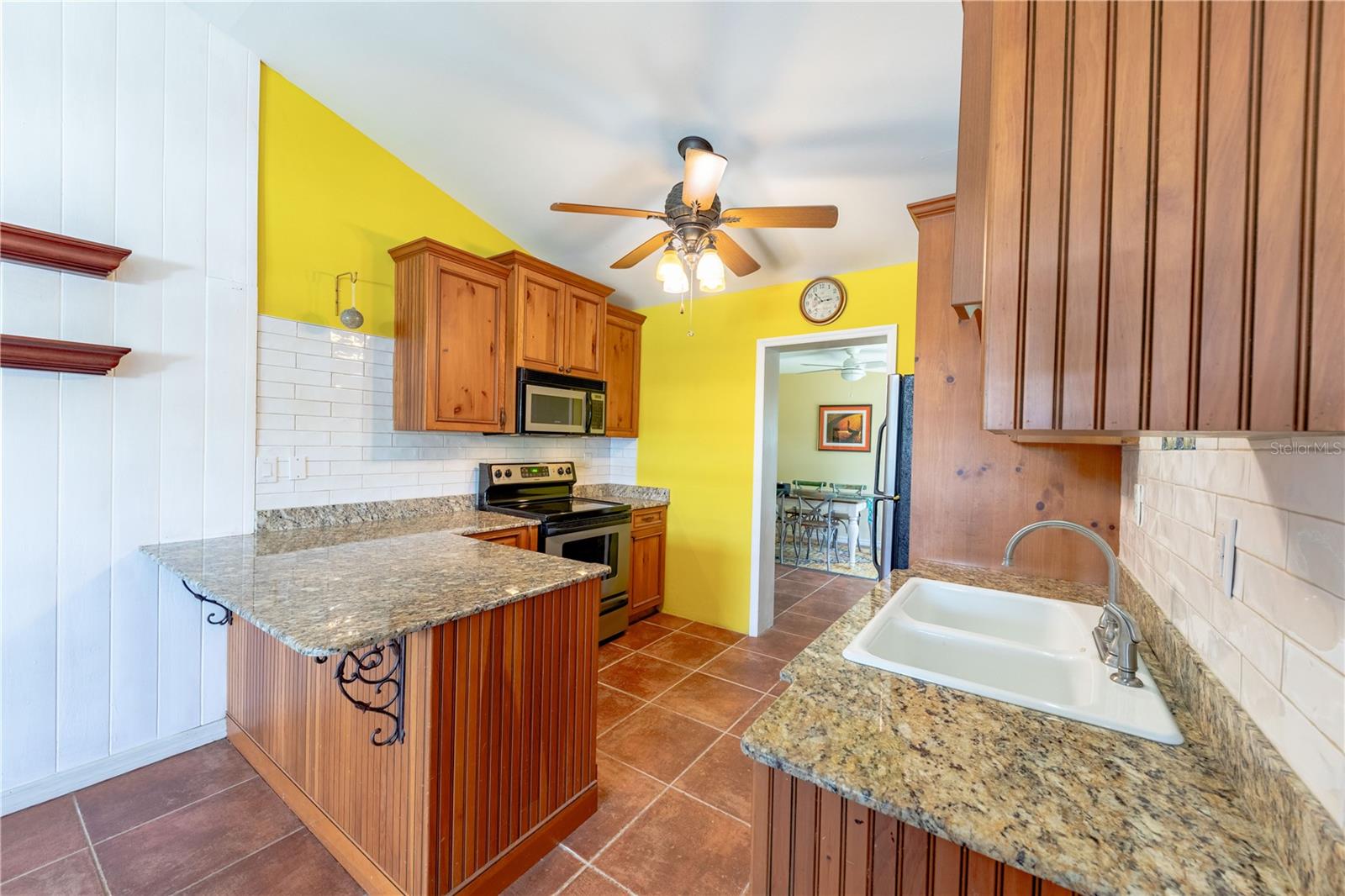 316 ALBA ST E — photo 8