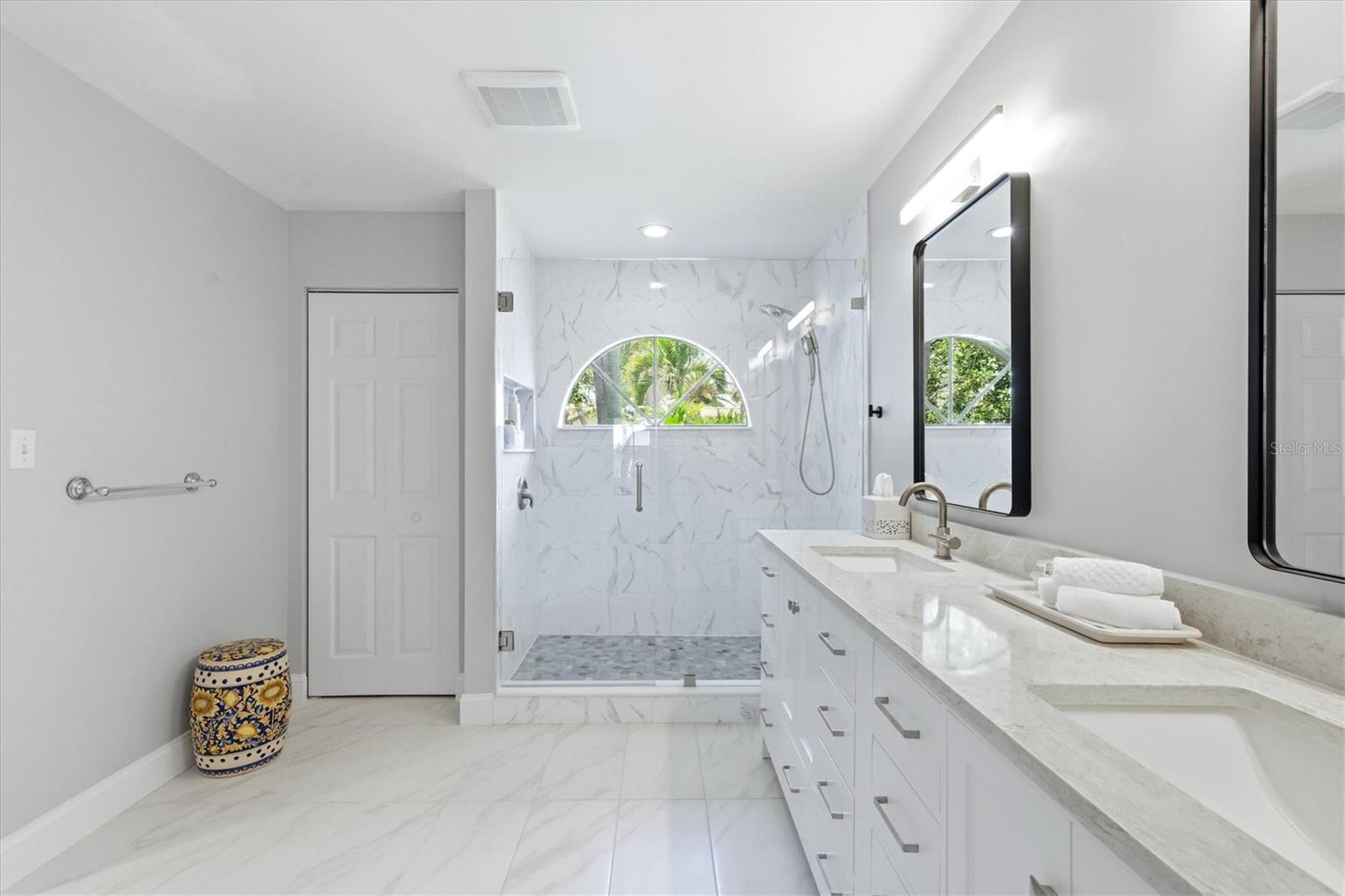 216 CARRIAGE HOUSE LN #216 — photo 19
