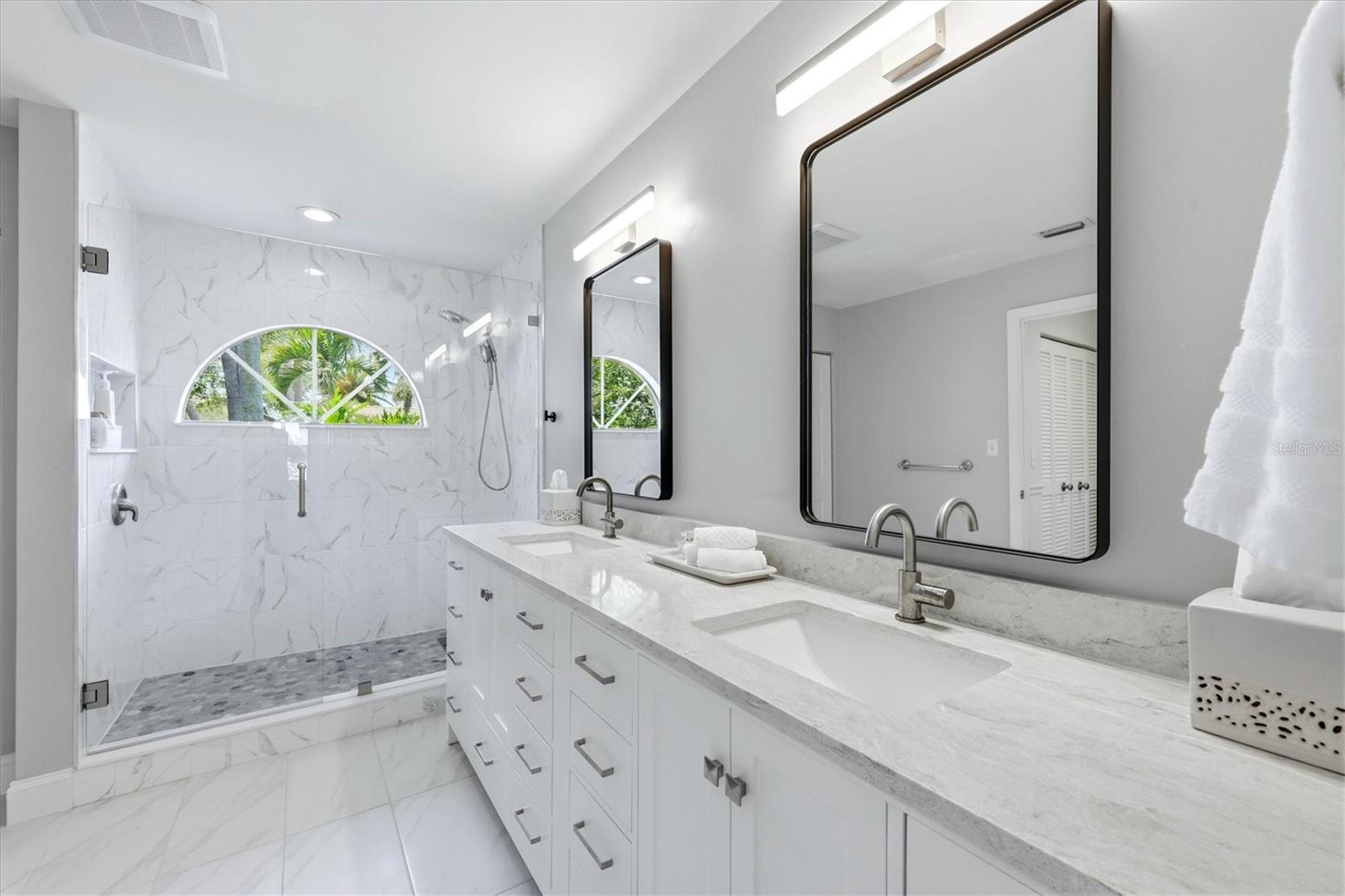 216 CARRIAGE HOUSE LN #216 — photo 18