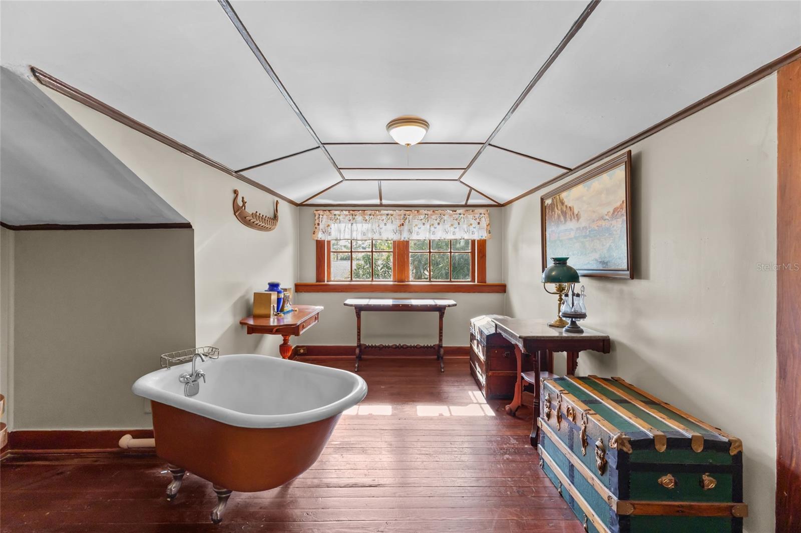 117 TUCKER AVE — photo 33