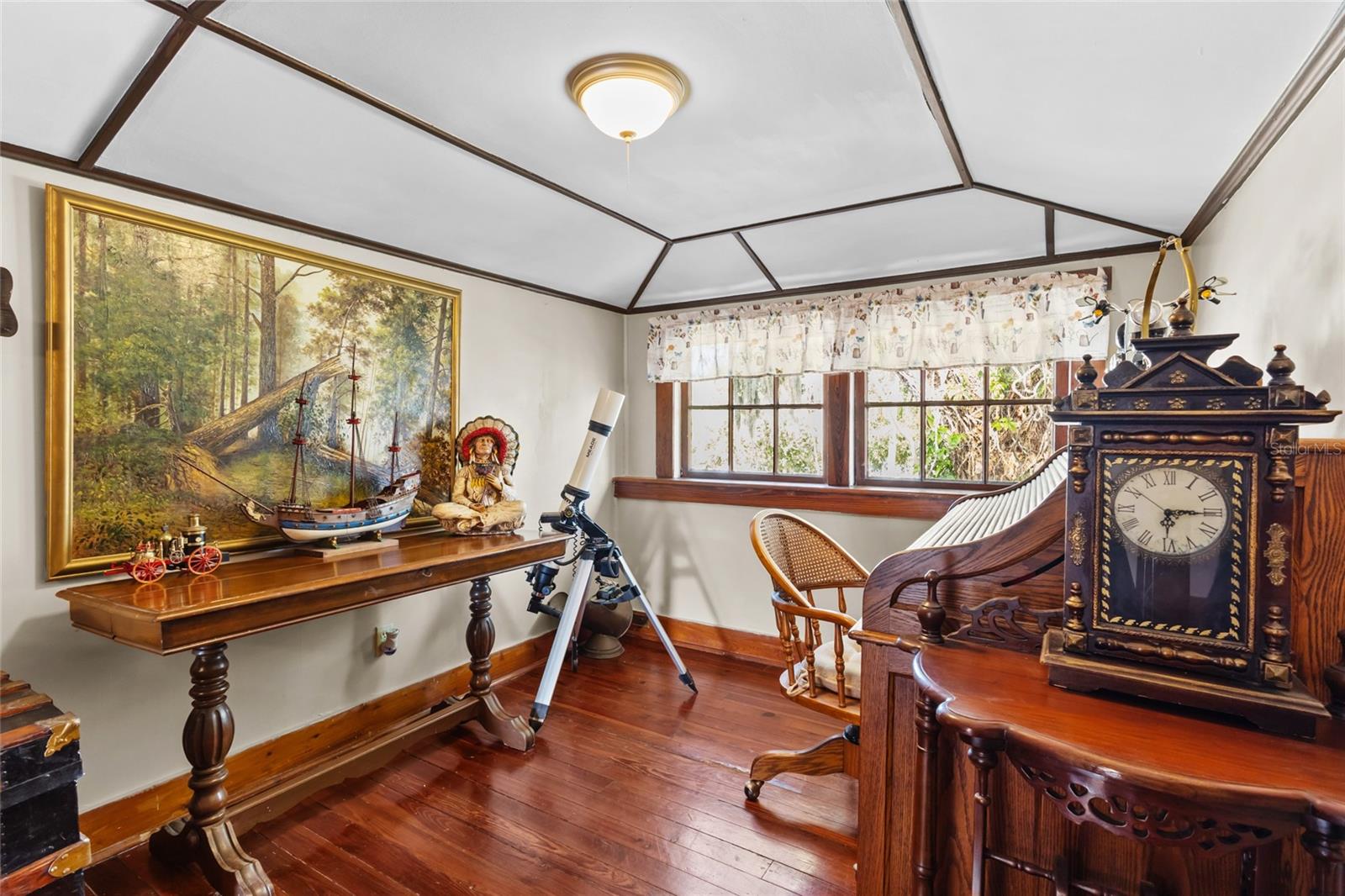 117 TUCKER AVE — photo 30