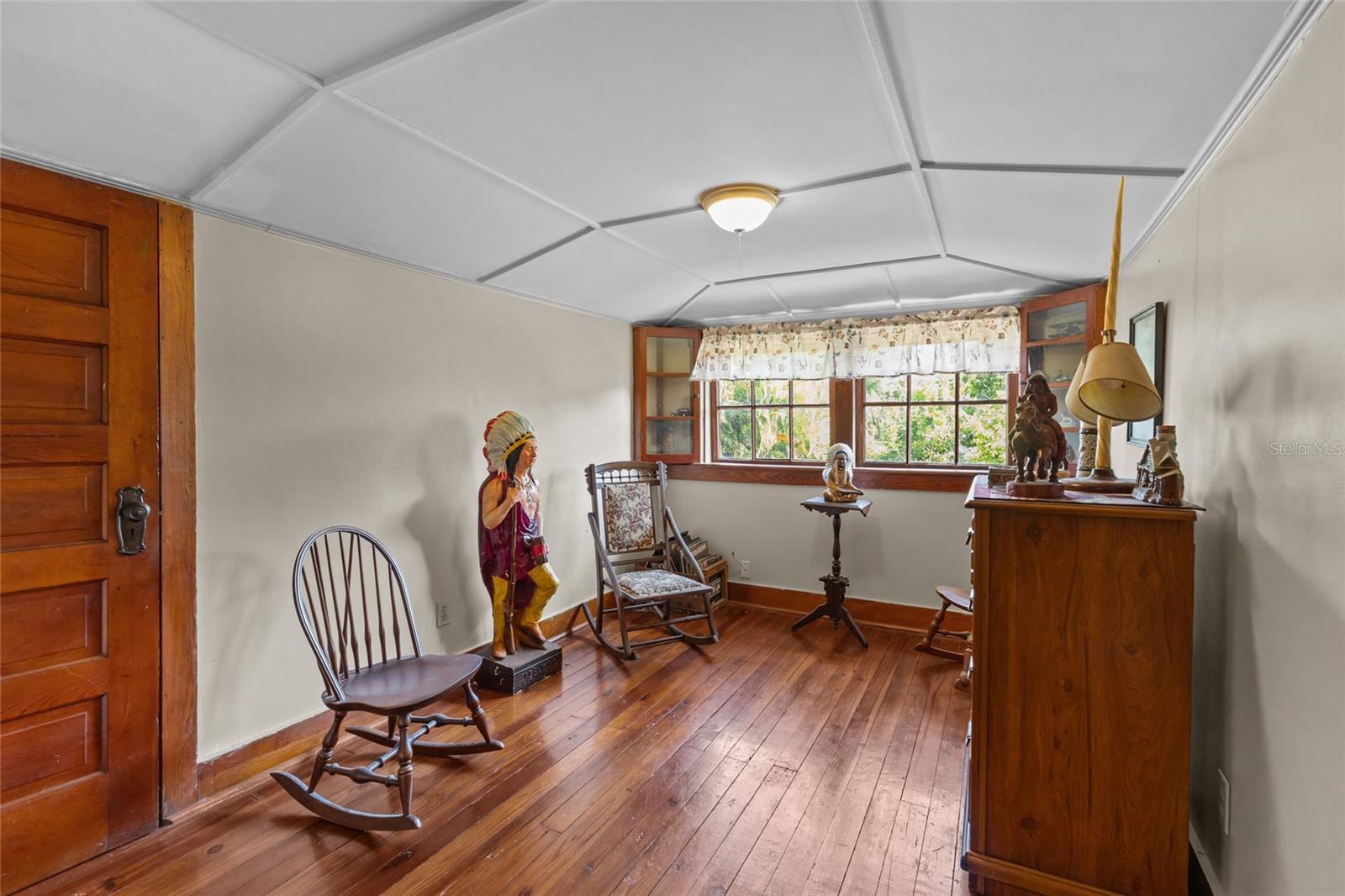 117 TUCKER AVE — photo 32