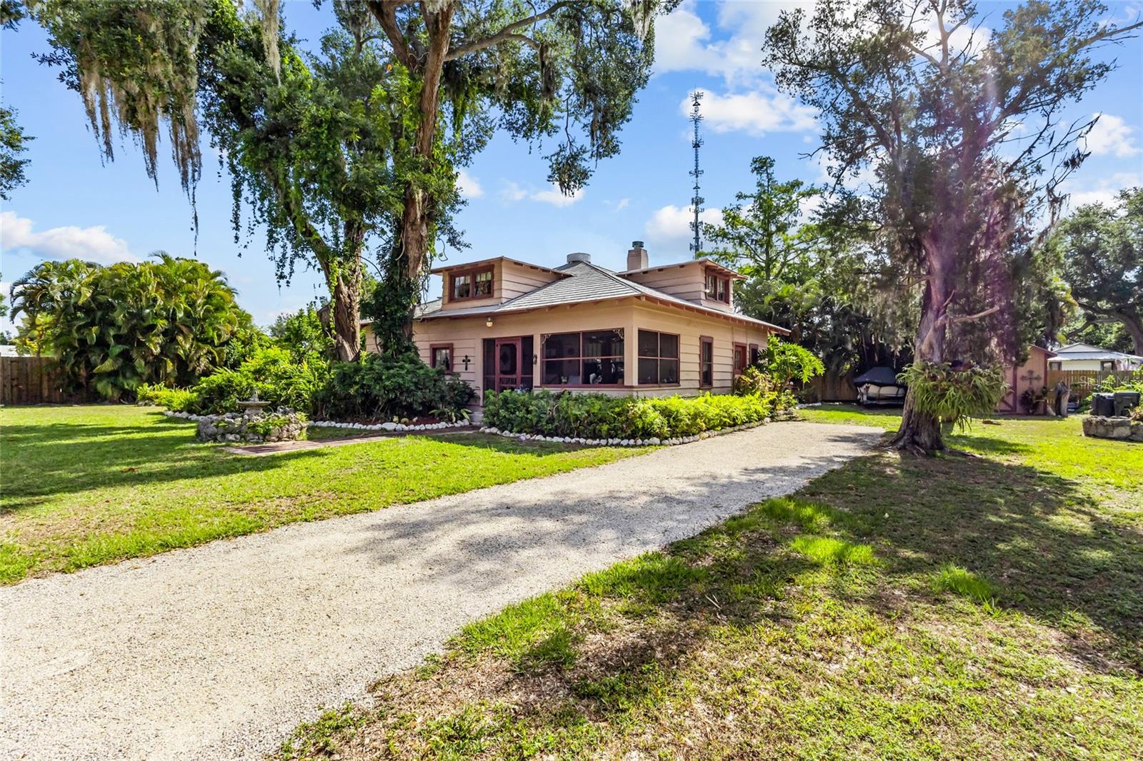117 TUCKER AVE — photo 3