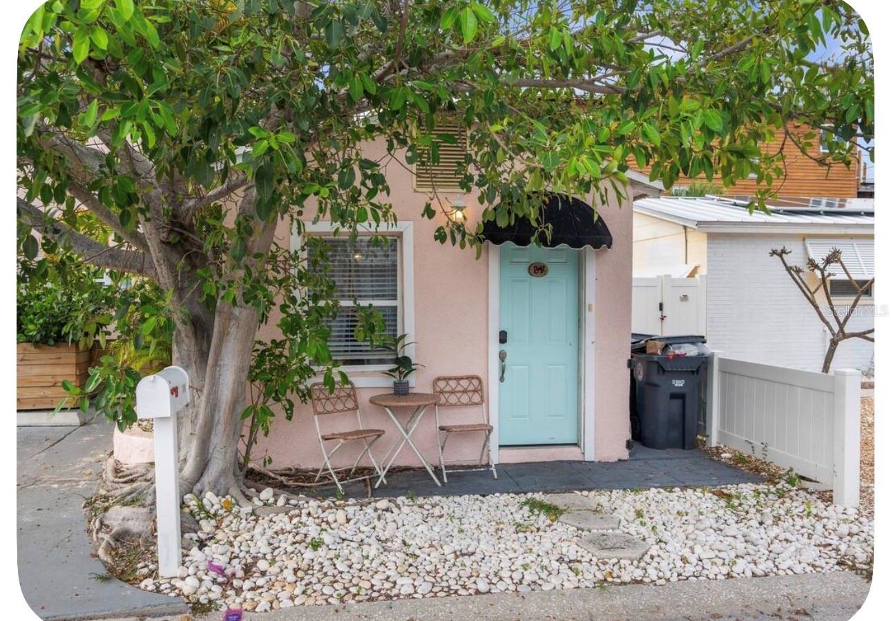 106 E BAY DR — photo 2