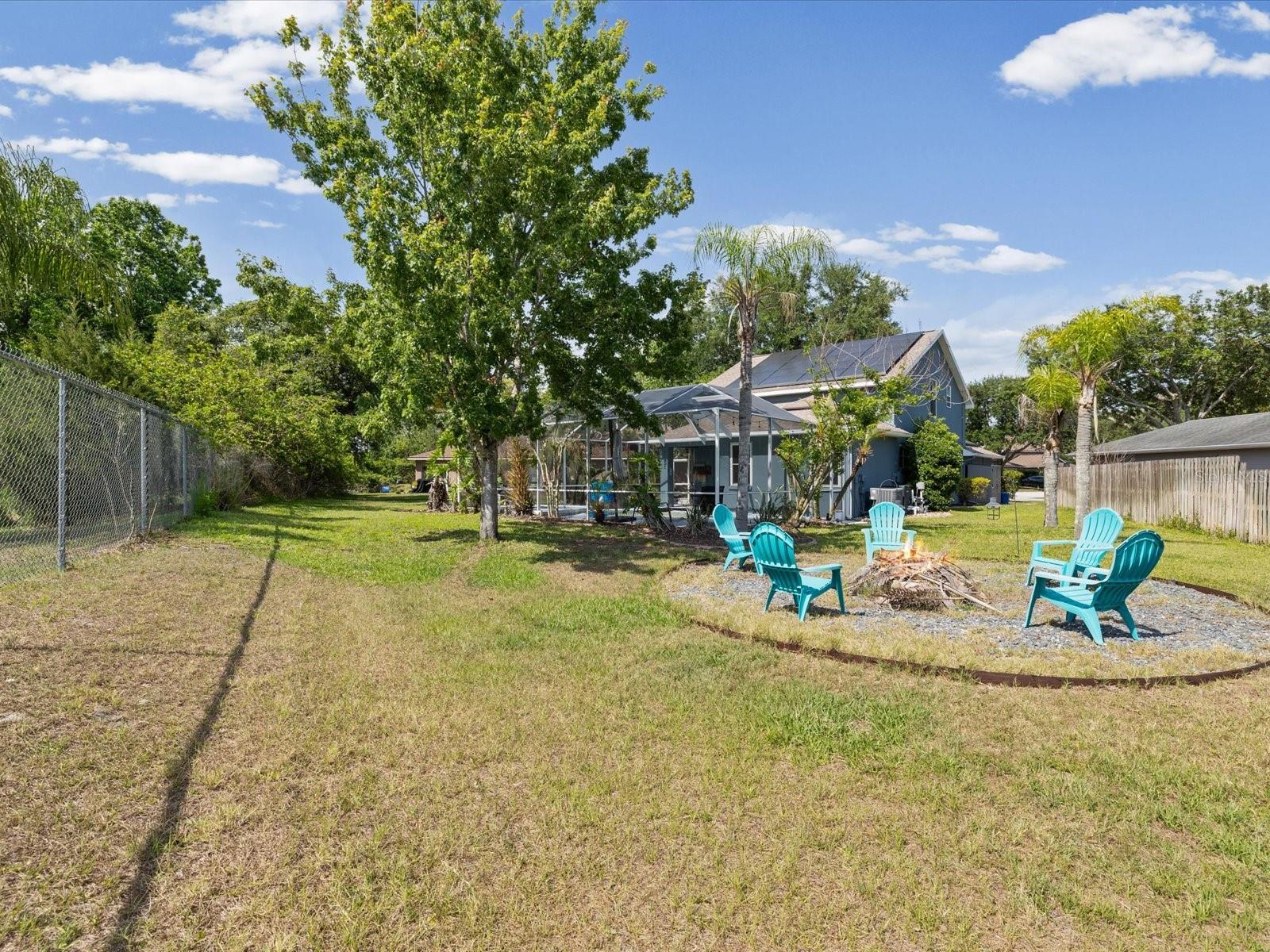21014 FOLLENSBY CT — photo 38