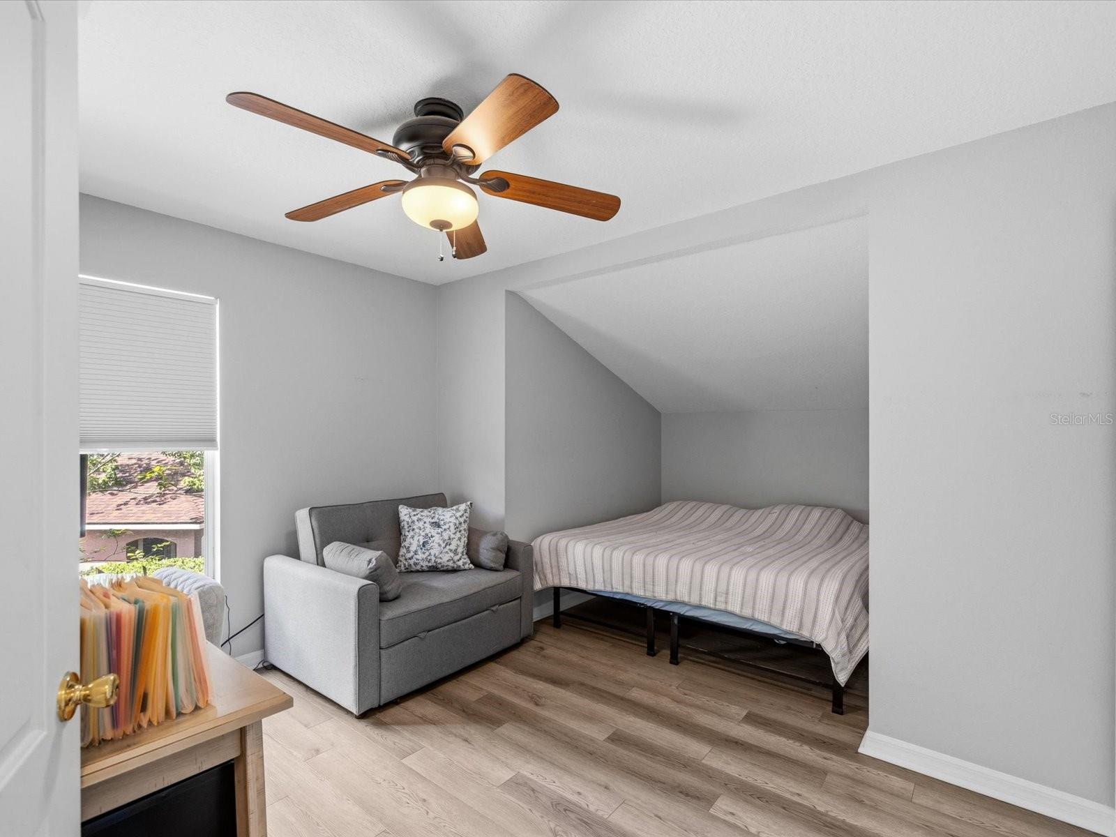 21014 FOLLENSBY CT — photo 29