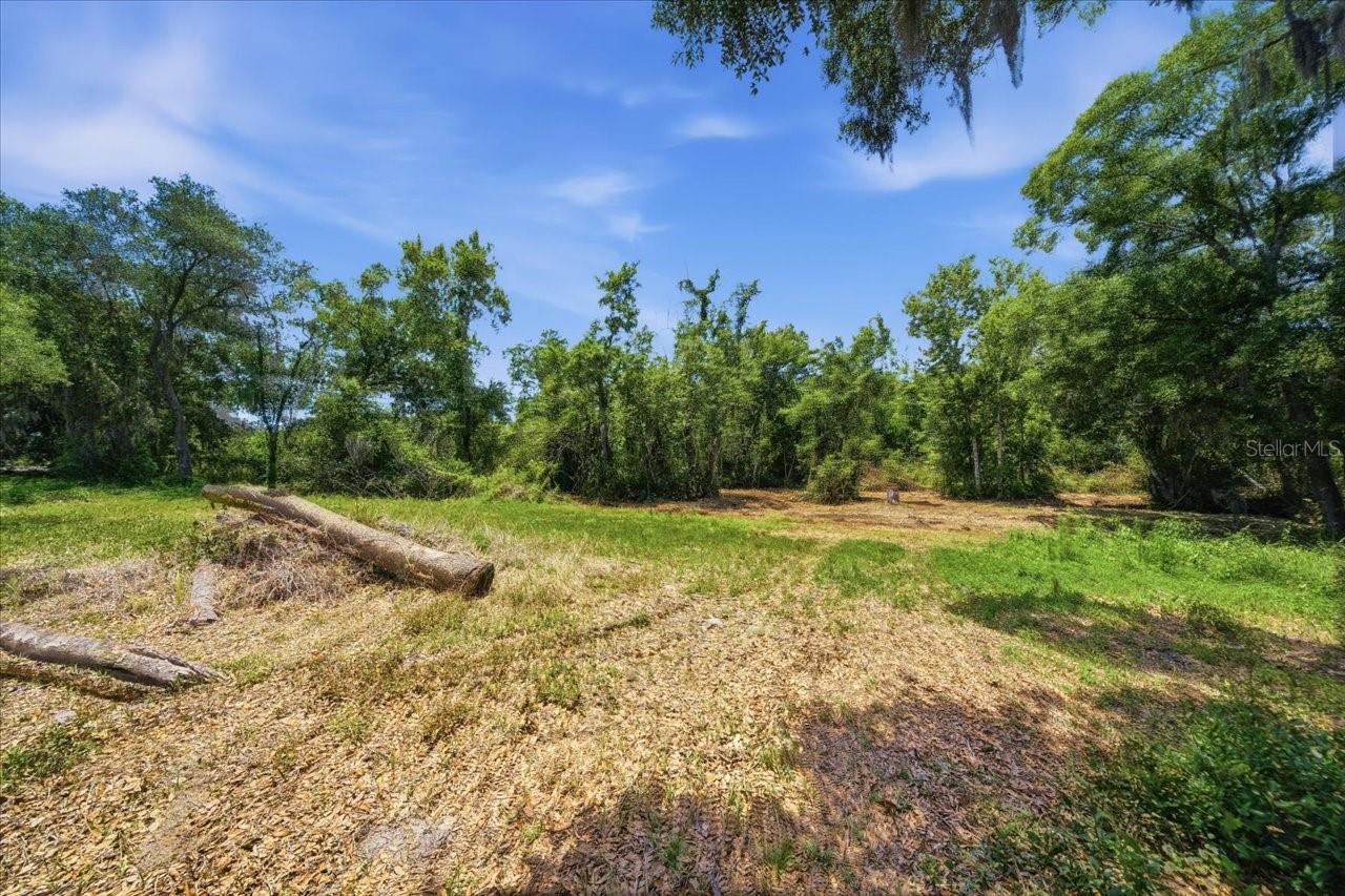 8901 S MOBLEY RD — photo 29