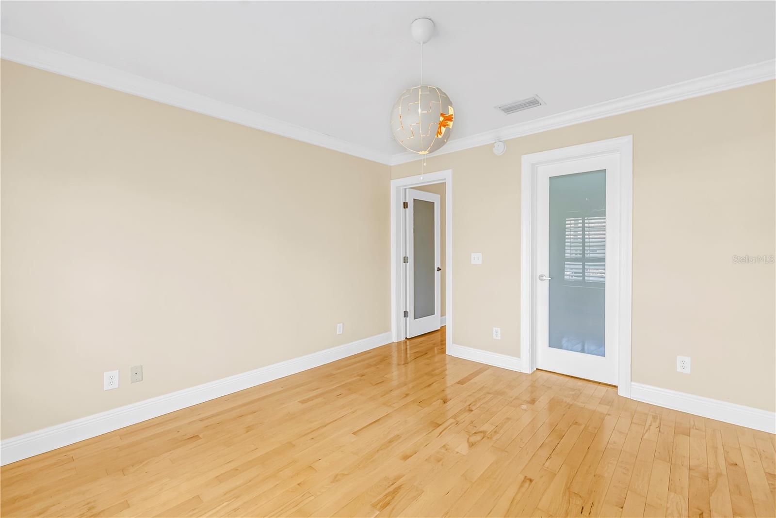 409 BARCELONA DR — photo 24