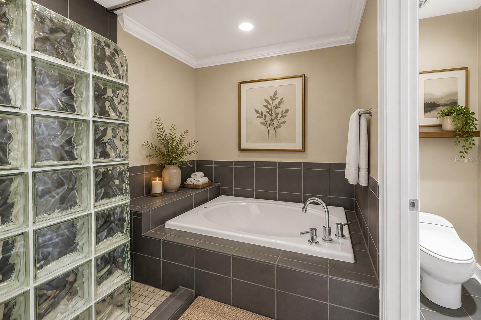 409 BARCELONA DR — photo 16