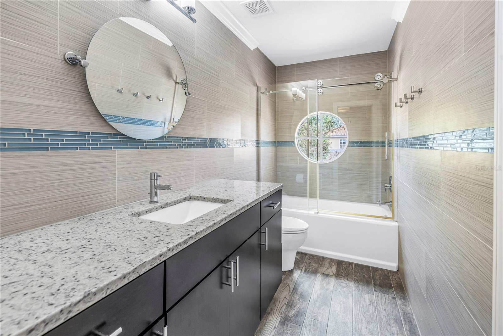 409 BARCELONA DR — photo 21
