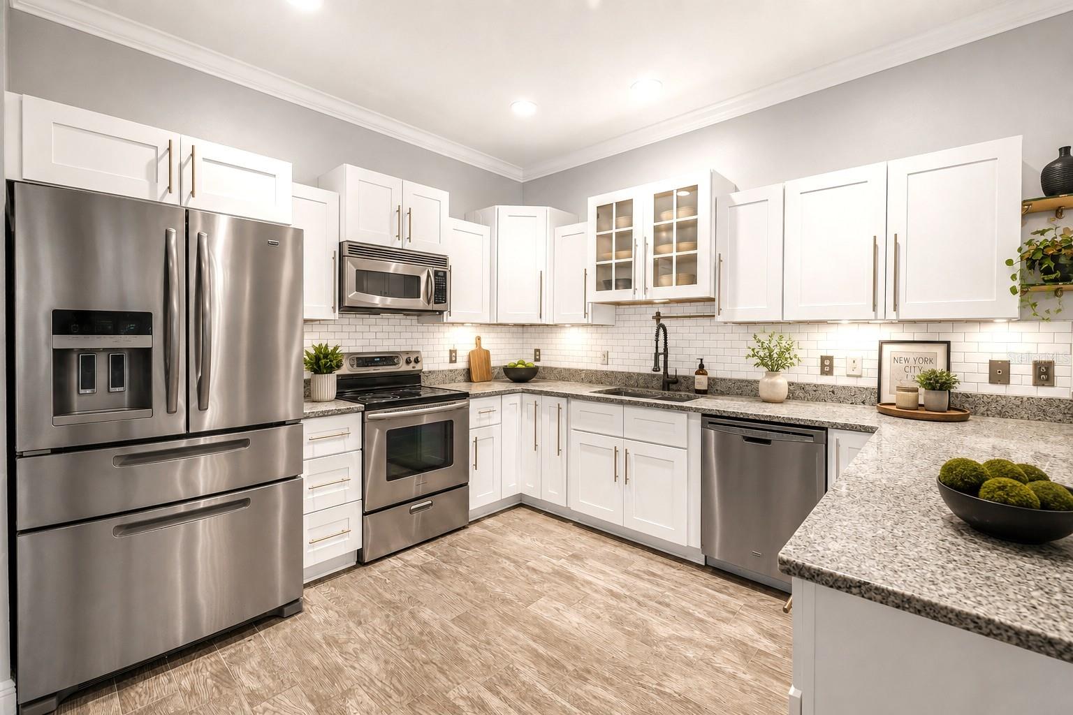 409 BARCELONA DR — photo 4