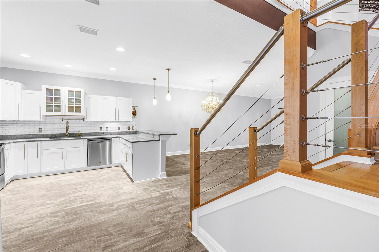 409 BARCELONA DR — photo 5