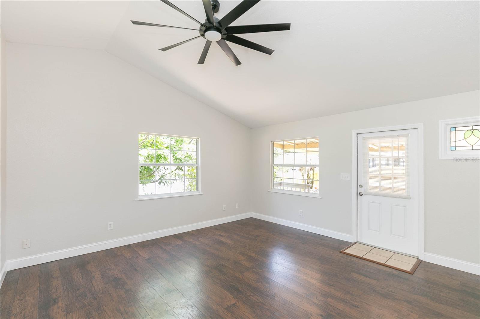 13410 LEE ST — photo 4