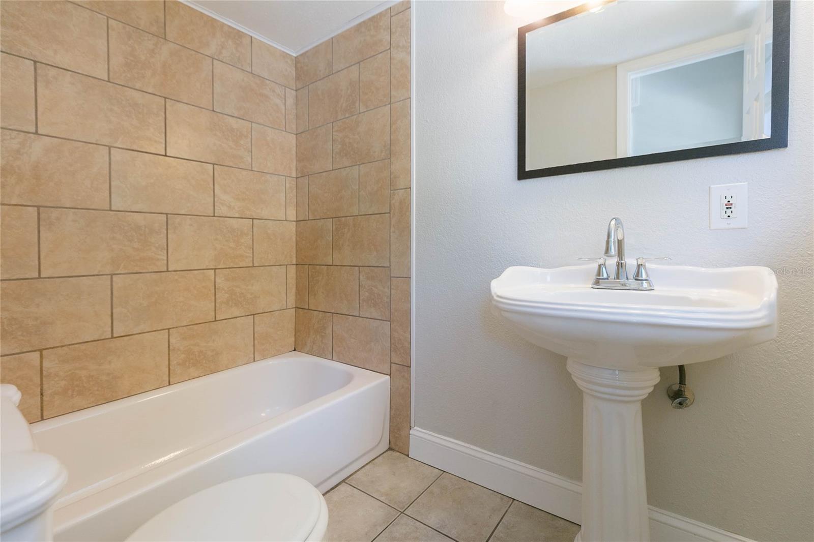 13410 LEE ST — photo 24