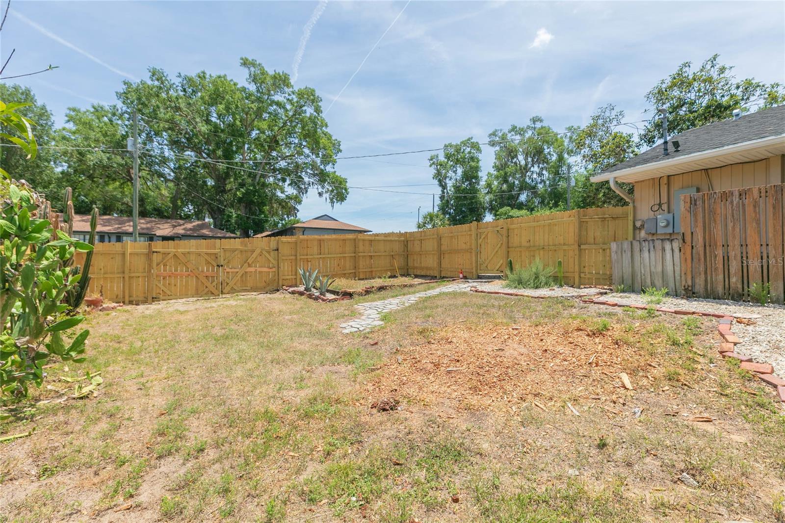 13410 LEE ST — photo 31