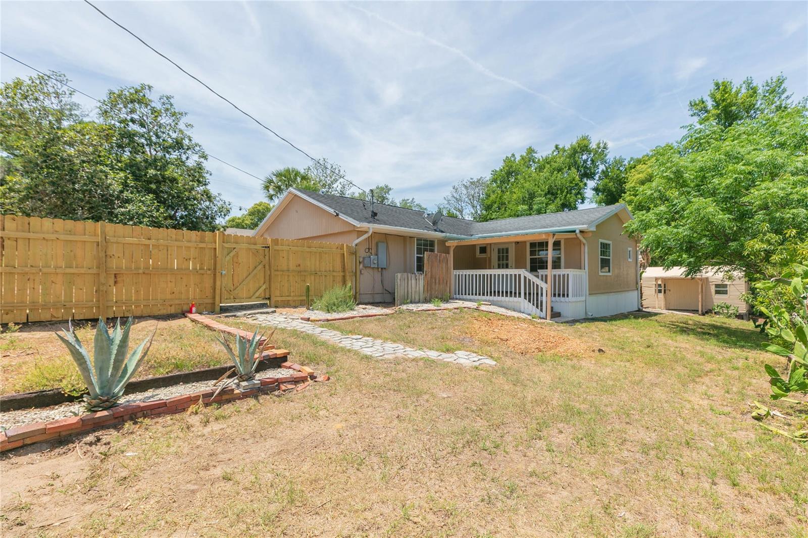 13410 LEE ST — photo 32