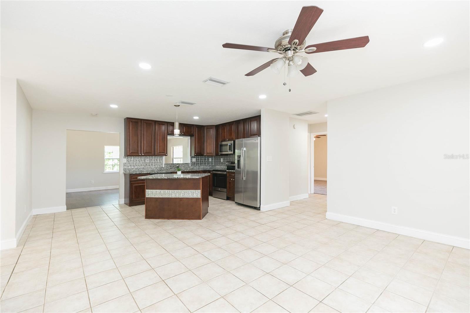 13410 LEE ST — photo 5