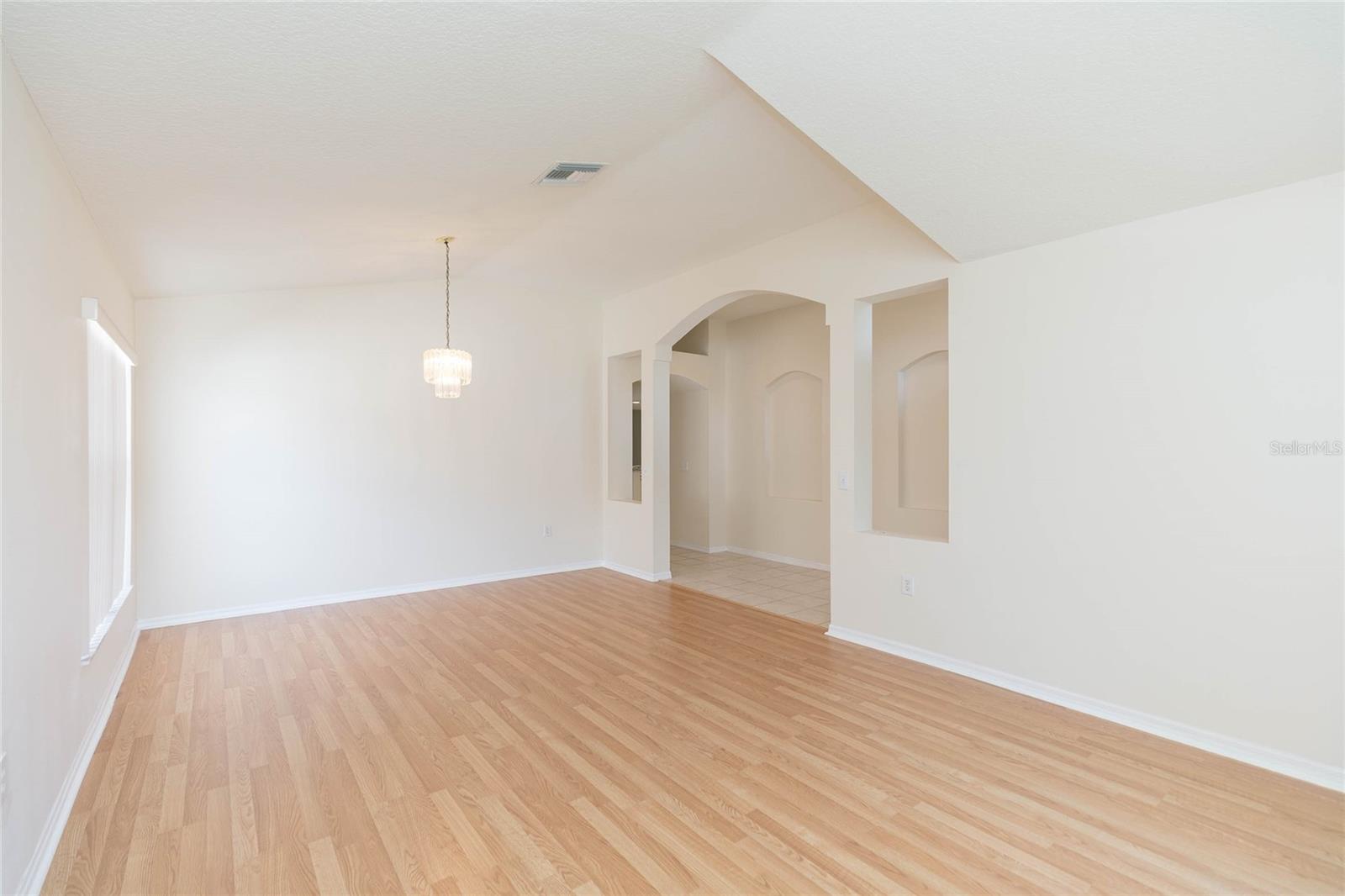 22704 RODERICK DR — photo 6