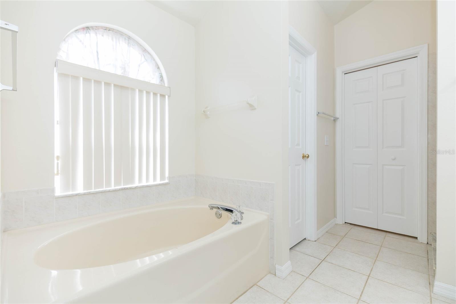 22704 RODERICK DR — photo 29