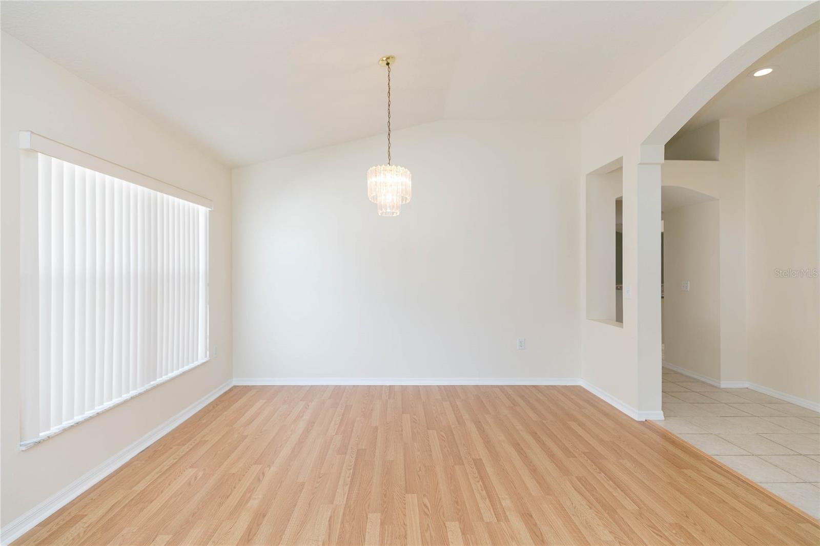 22704 RODERICK DR — photo 8