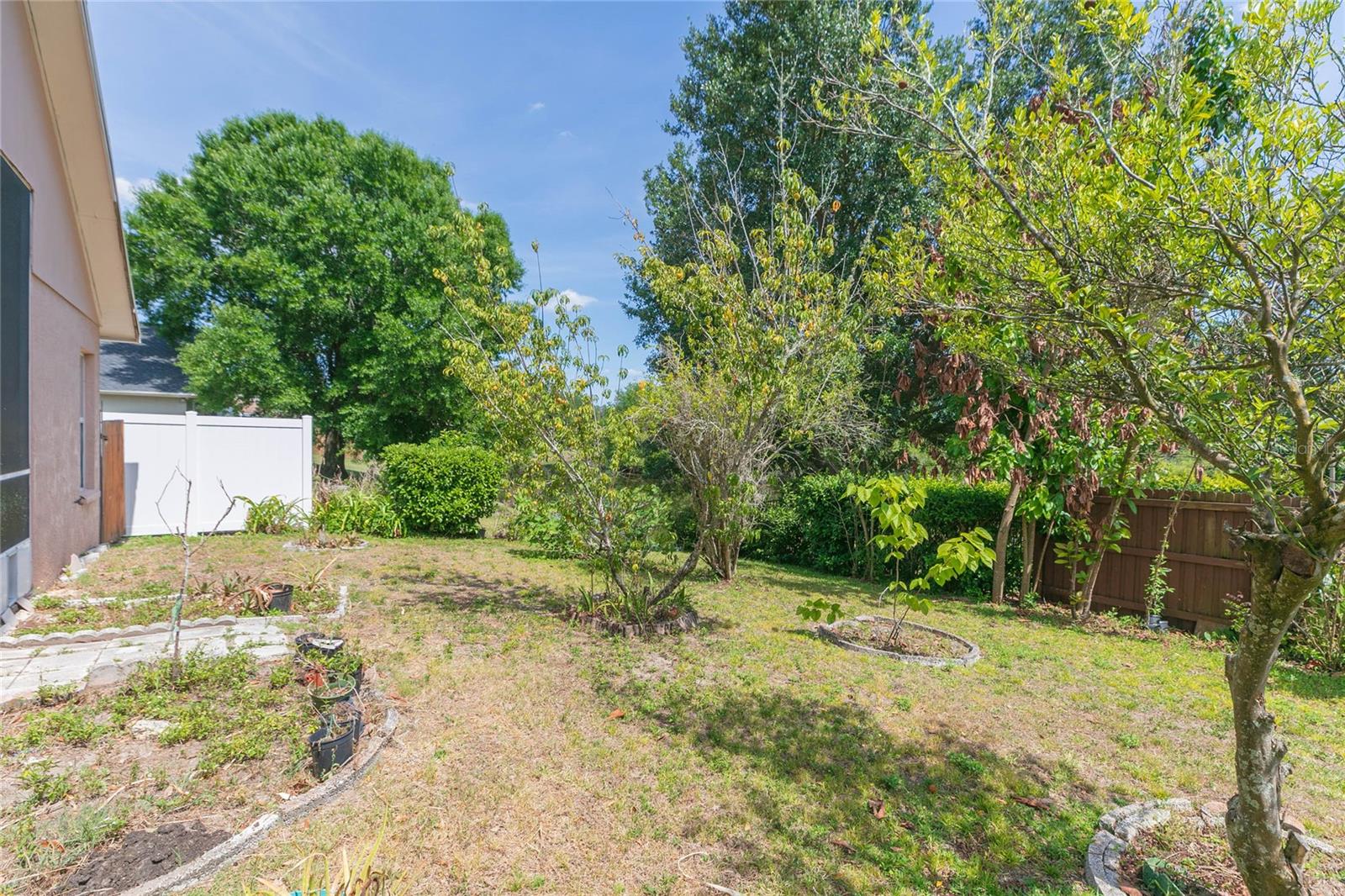 22704 RODERICK DR — photo 36