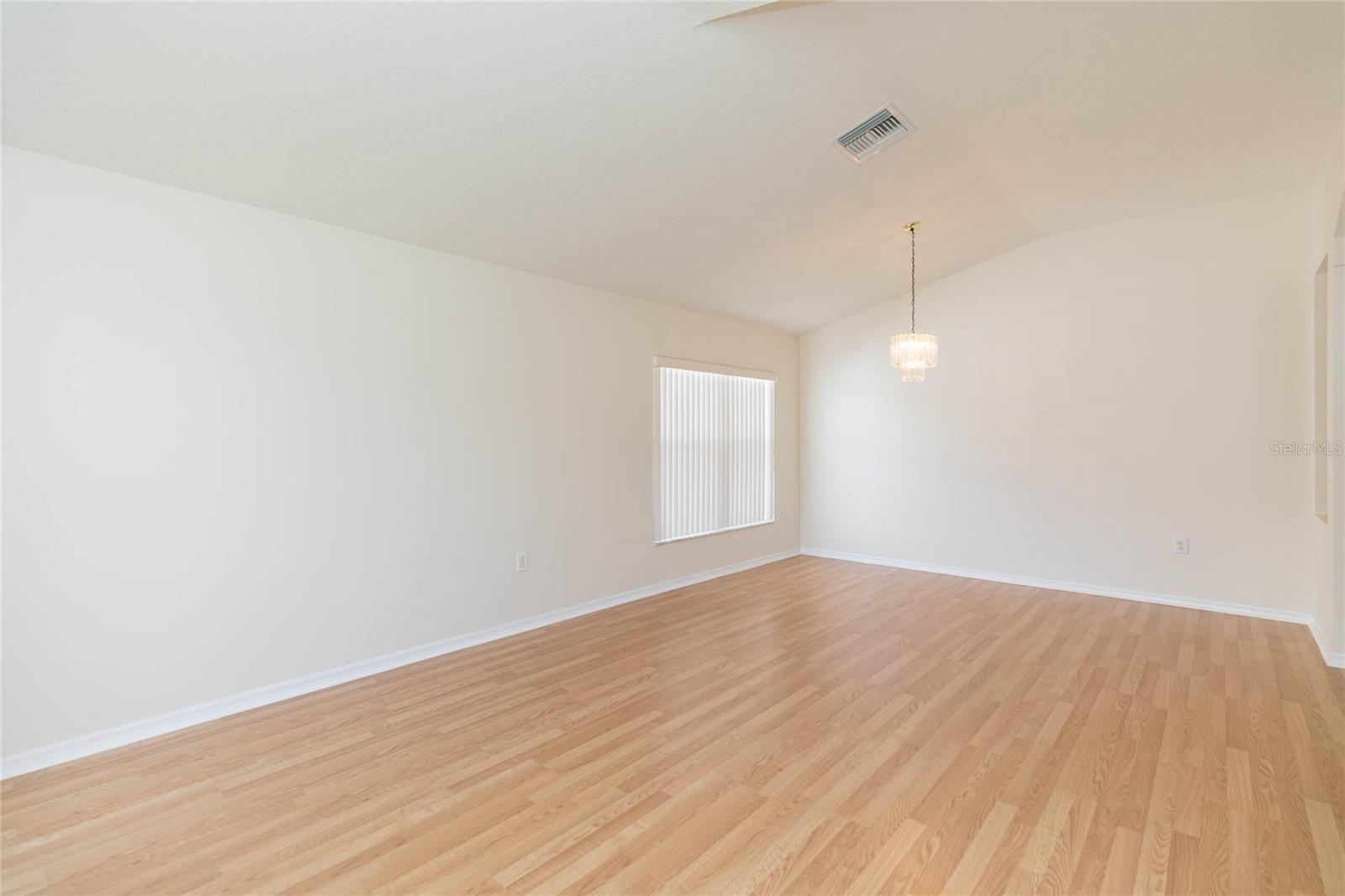 22704 RODERICK DR — photo 7