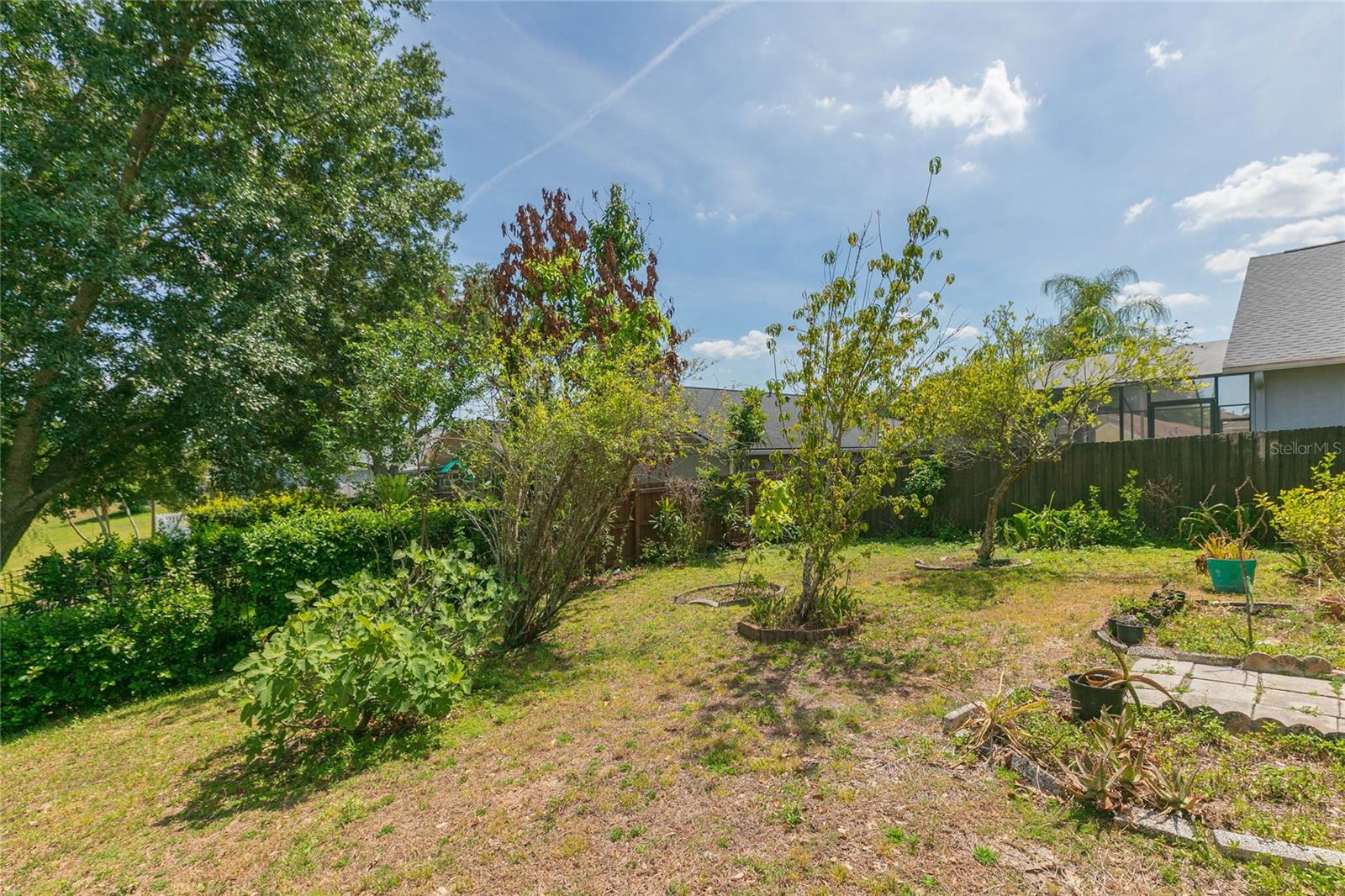 22704 RODERICK DR — photo 35