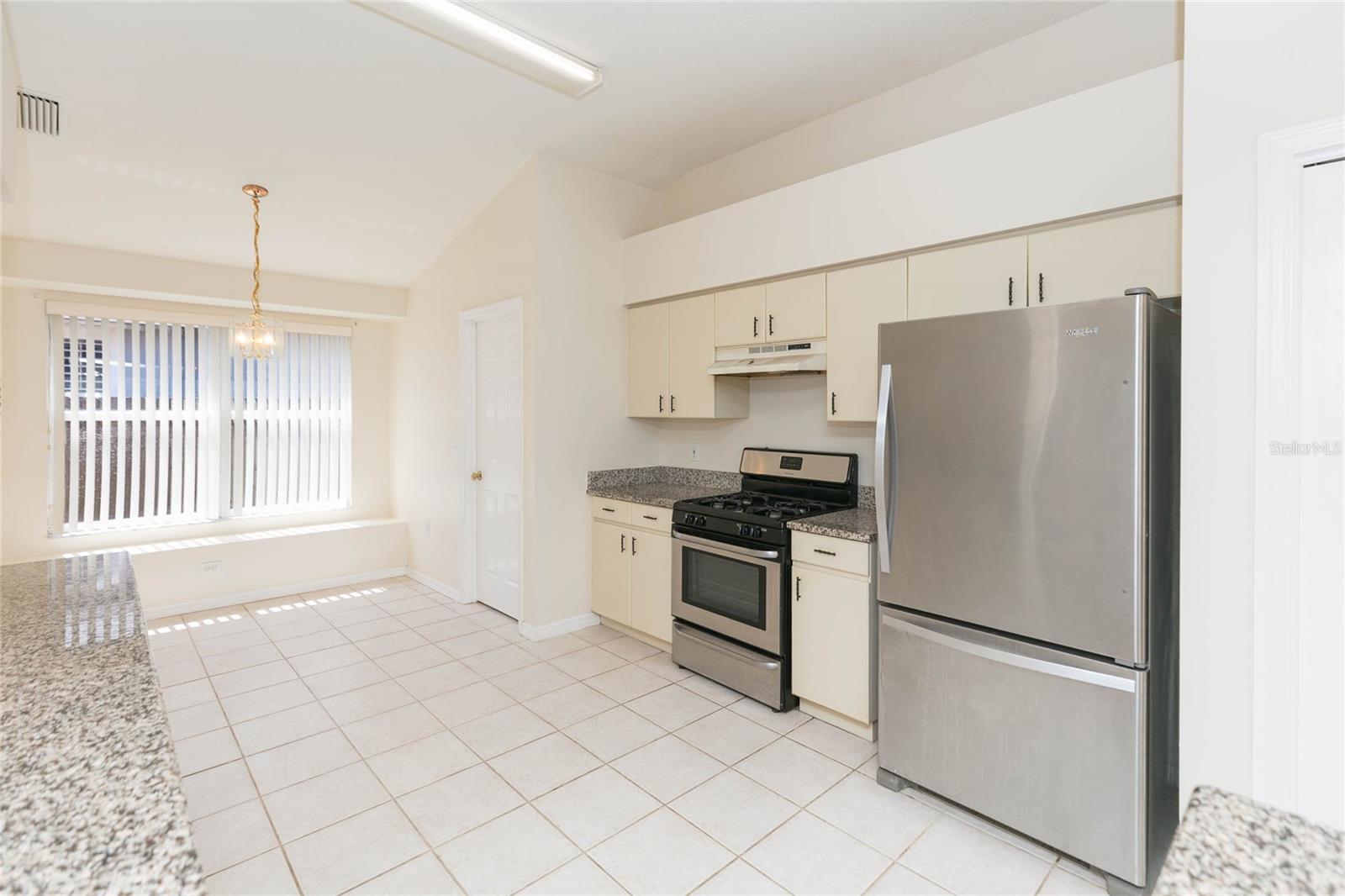 22704 RODERICK DR — photo 11