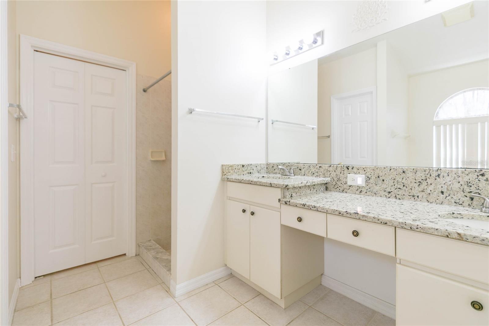 22704 RODERICK DR — photo 31