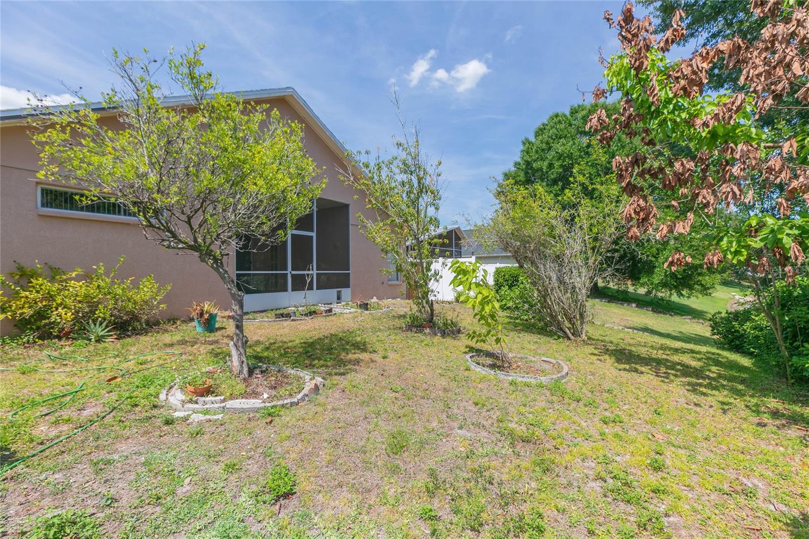 22704 RODERICK DR — photo 37