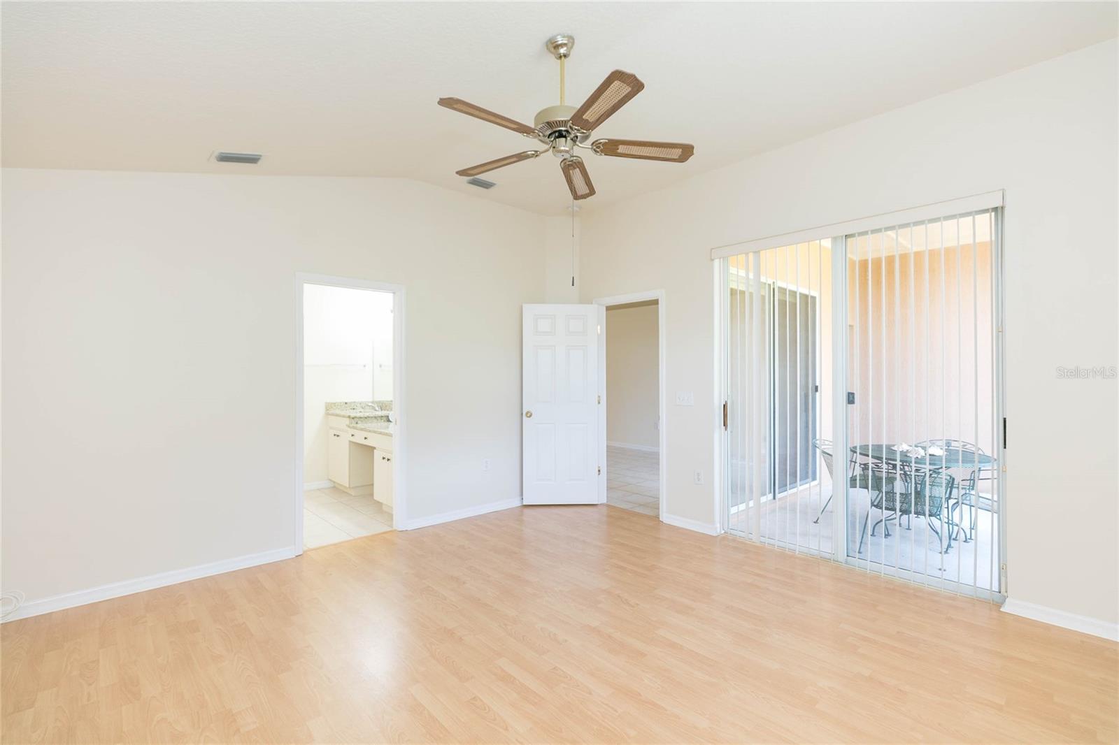 22704 RODERICK DR — photo 25