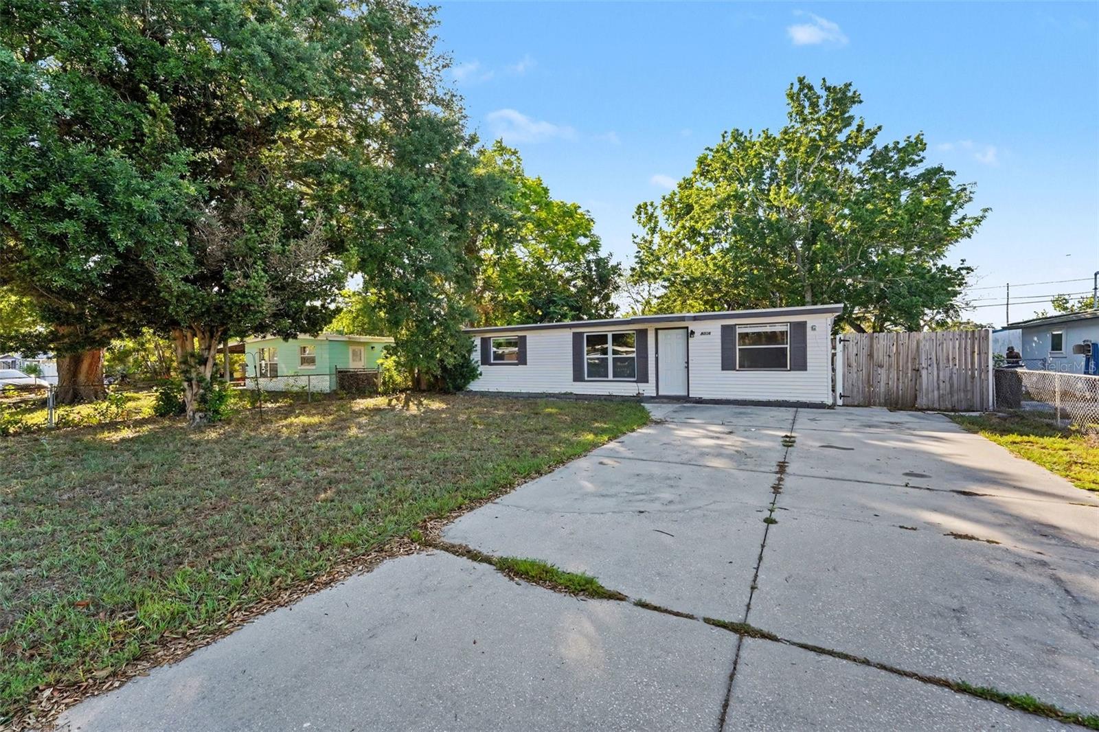 8036 ROSE TER — photo 3