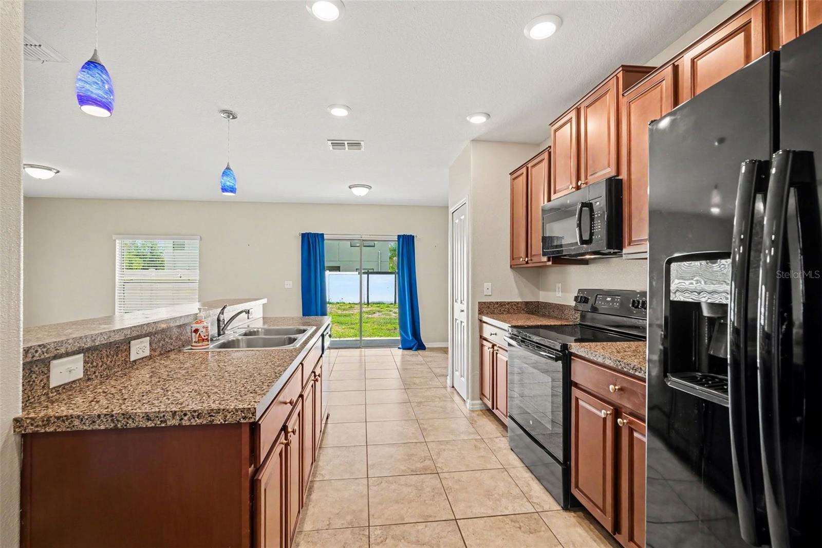 7421 FRENCH MARIGOLD AVE — photo 10