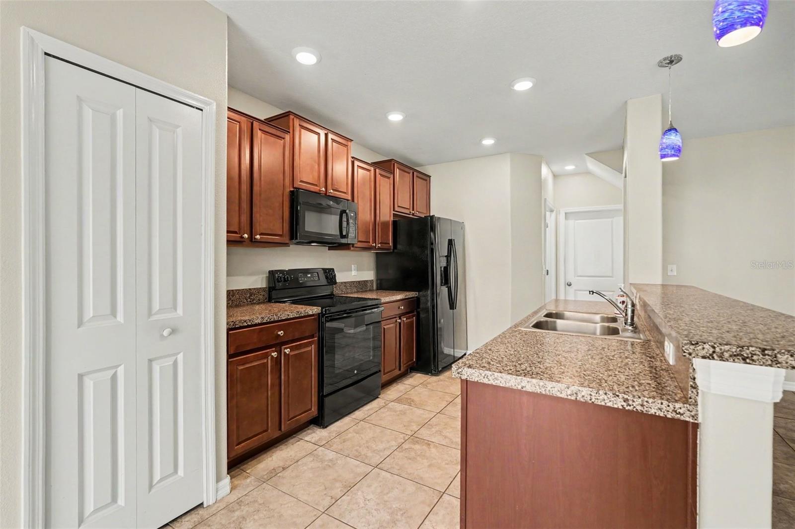 7421 FRENCH MARIGOLD AVE — photo 11