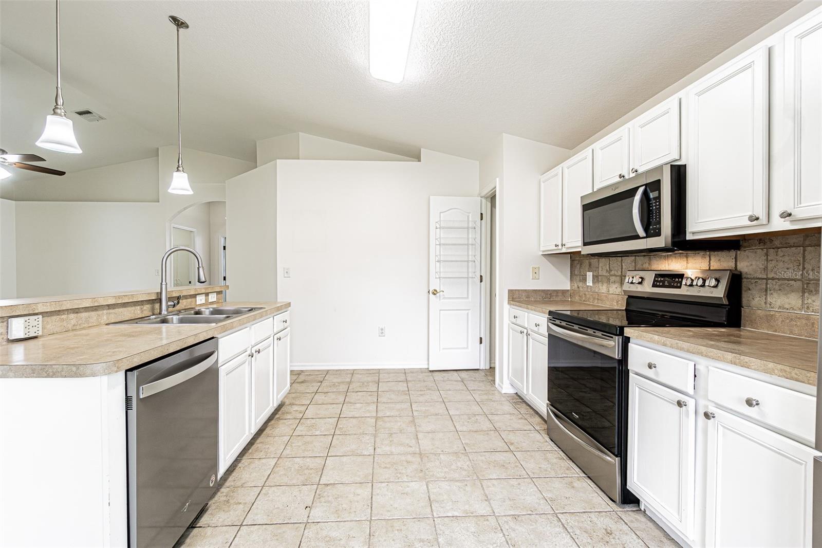 10245 BUNCOMBE WAY — photo 22