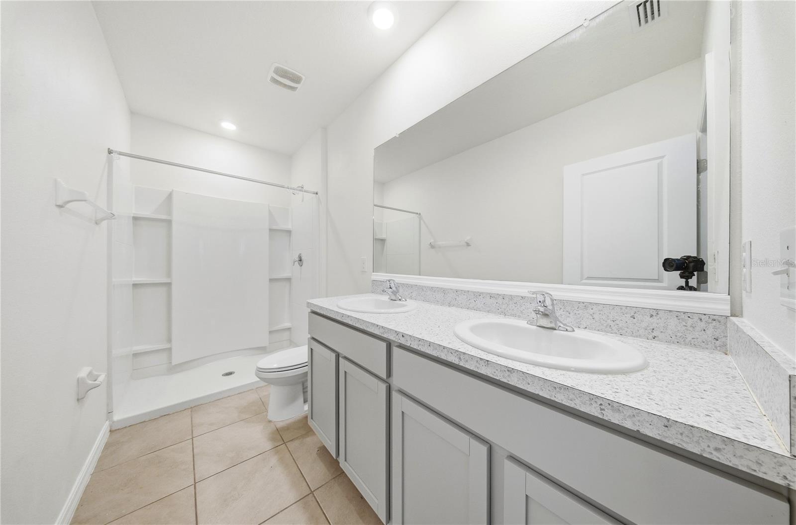 1574 HUBBELL RD — photo 43