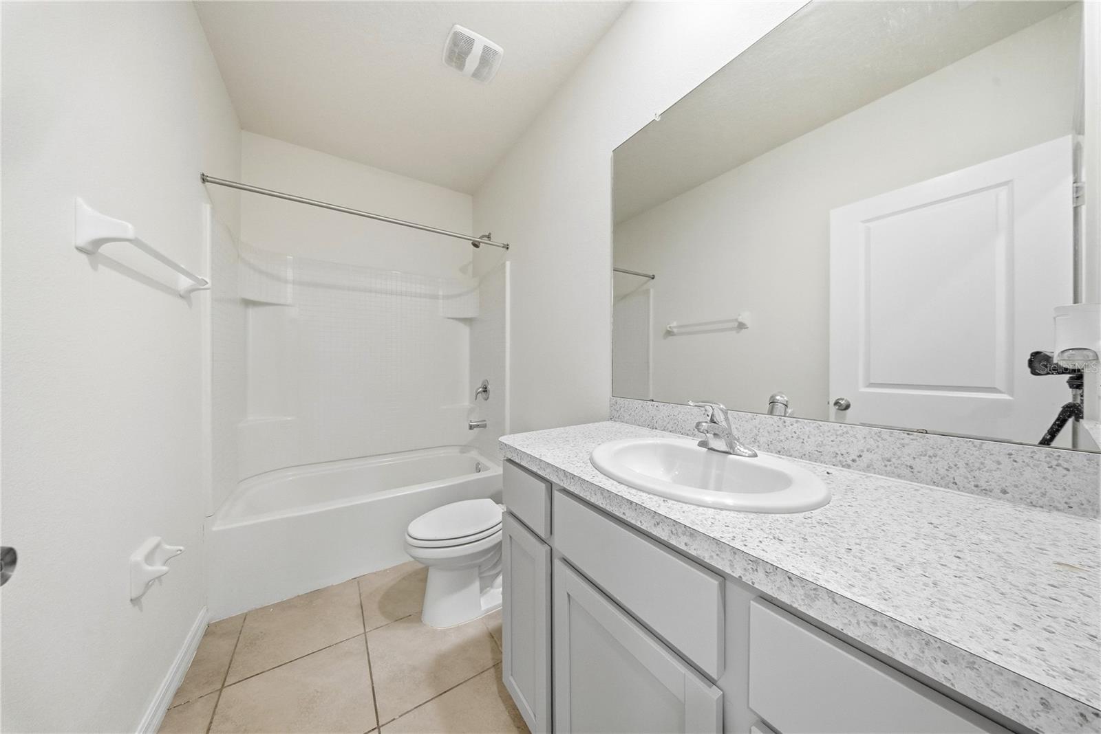 1574 HUBBELL RD — photo 45
