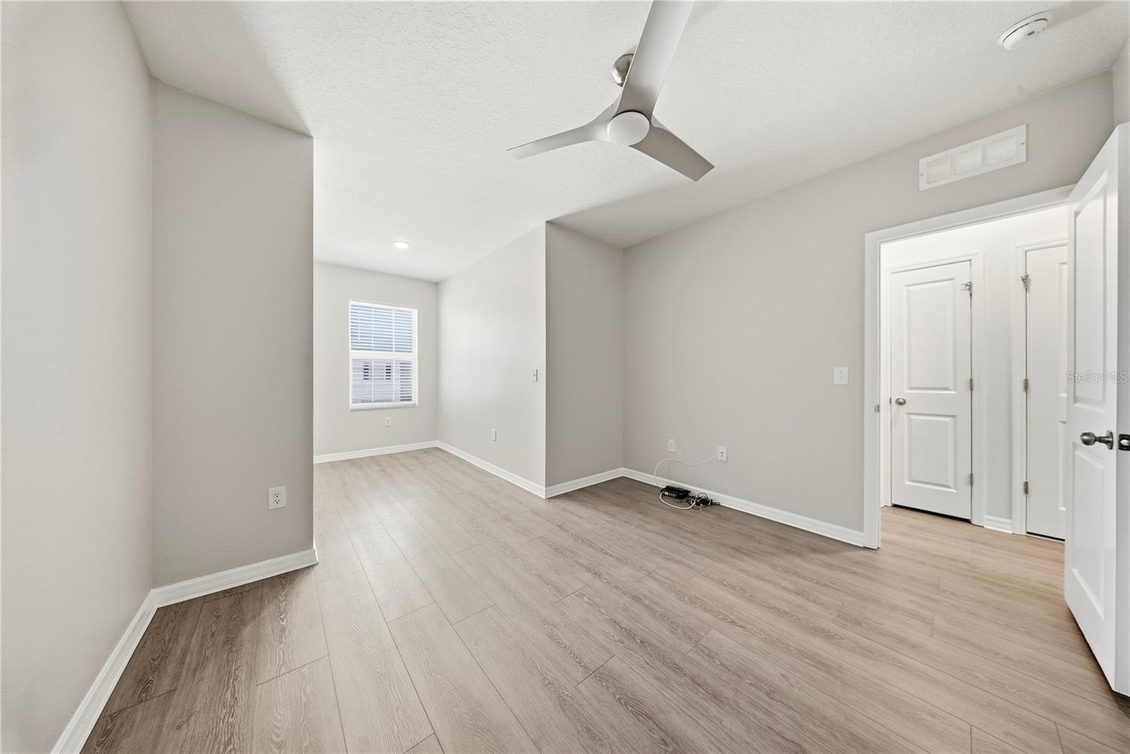 1574 HUBBELL RD — photo 36