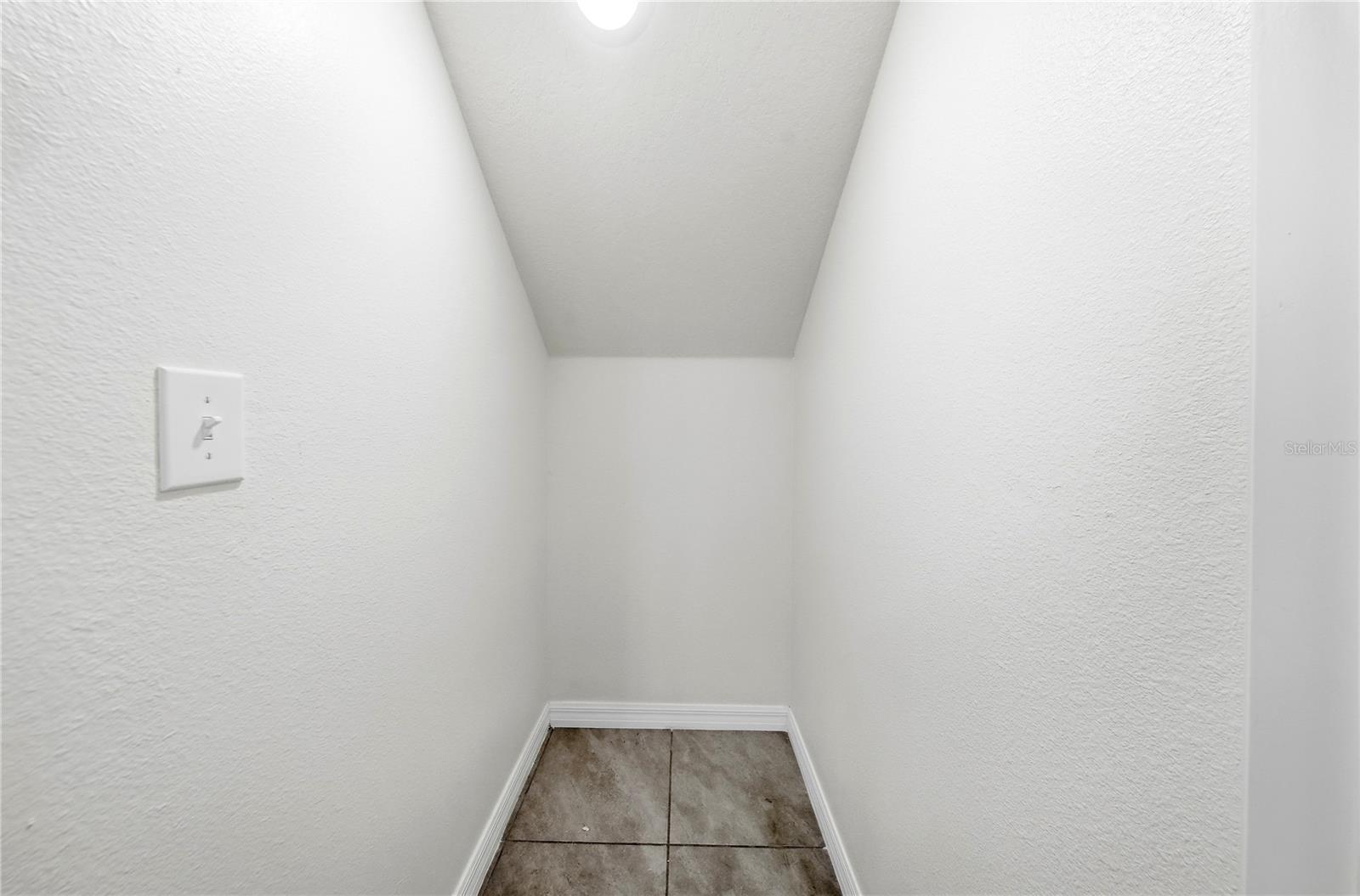 1574 HUBBELL RD — photo 42