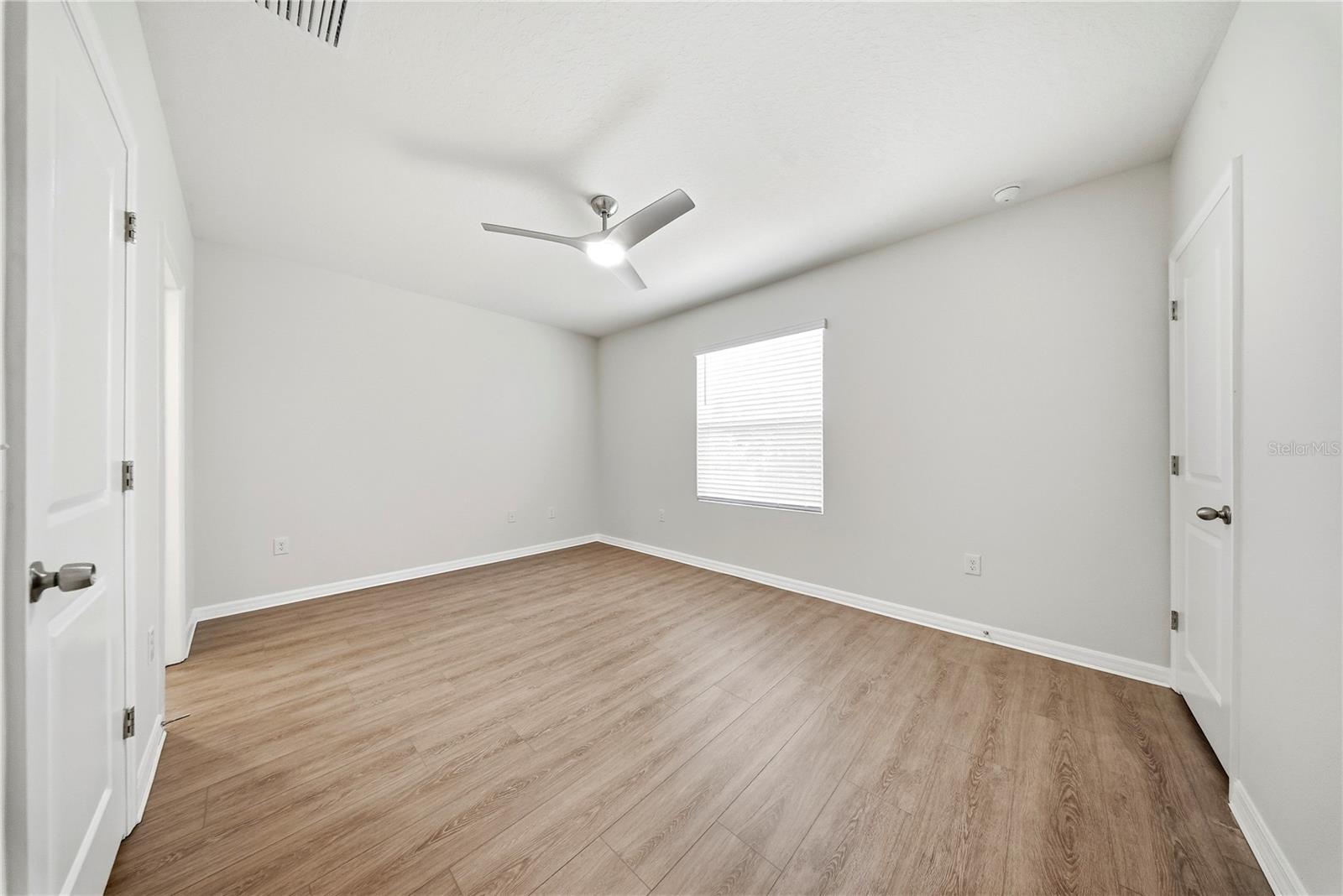 1574 HUBBELL RD — photo 31